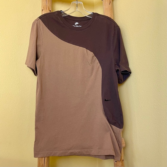Nike Men’s Short Sleeve Color Clash Brown Tan T-Shirt Size Small - Picture 3 of 15